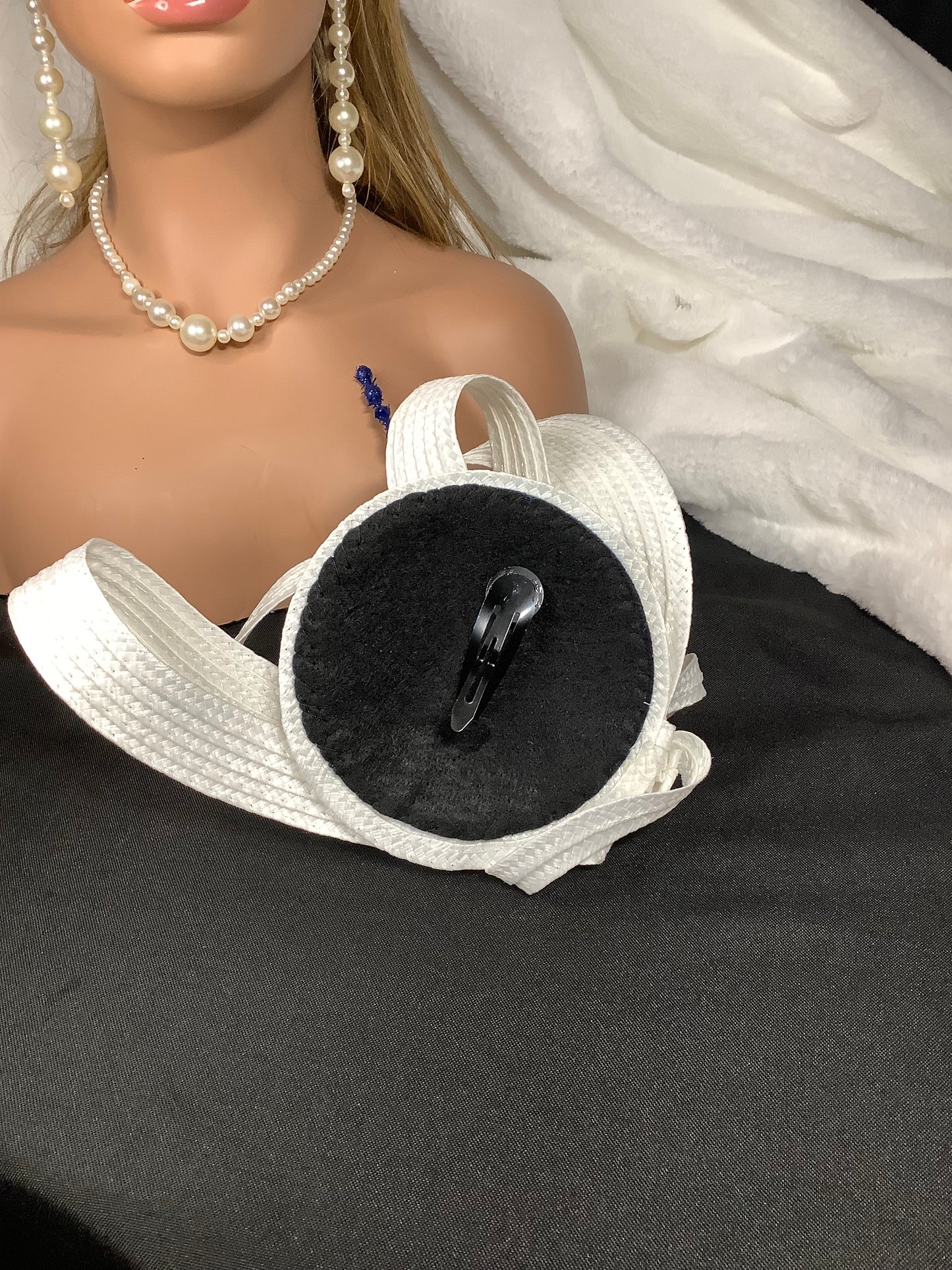 "White Orbit 2025" – Modern Halo Fascinator