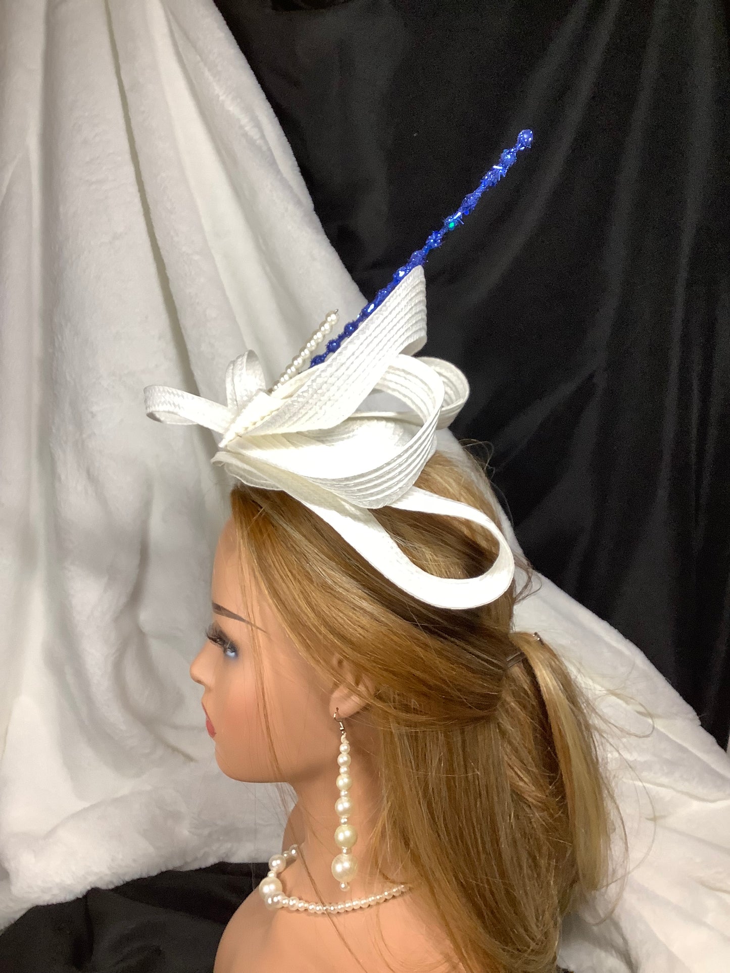 "White Orbit 2025" – Modern Halo Fascinator