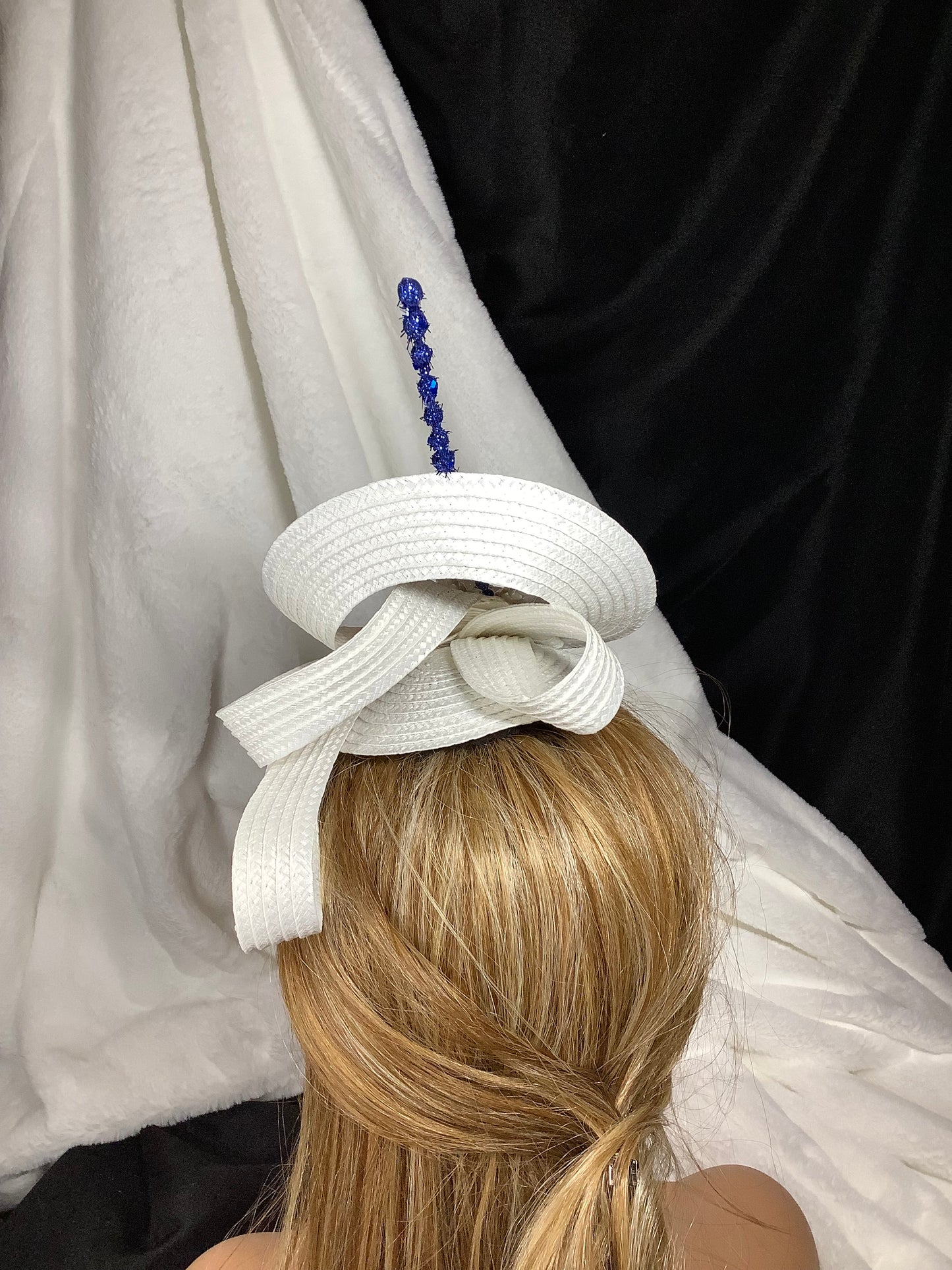 "White Orbit 2025" – Modern Halo Fascinator