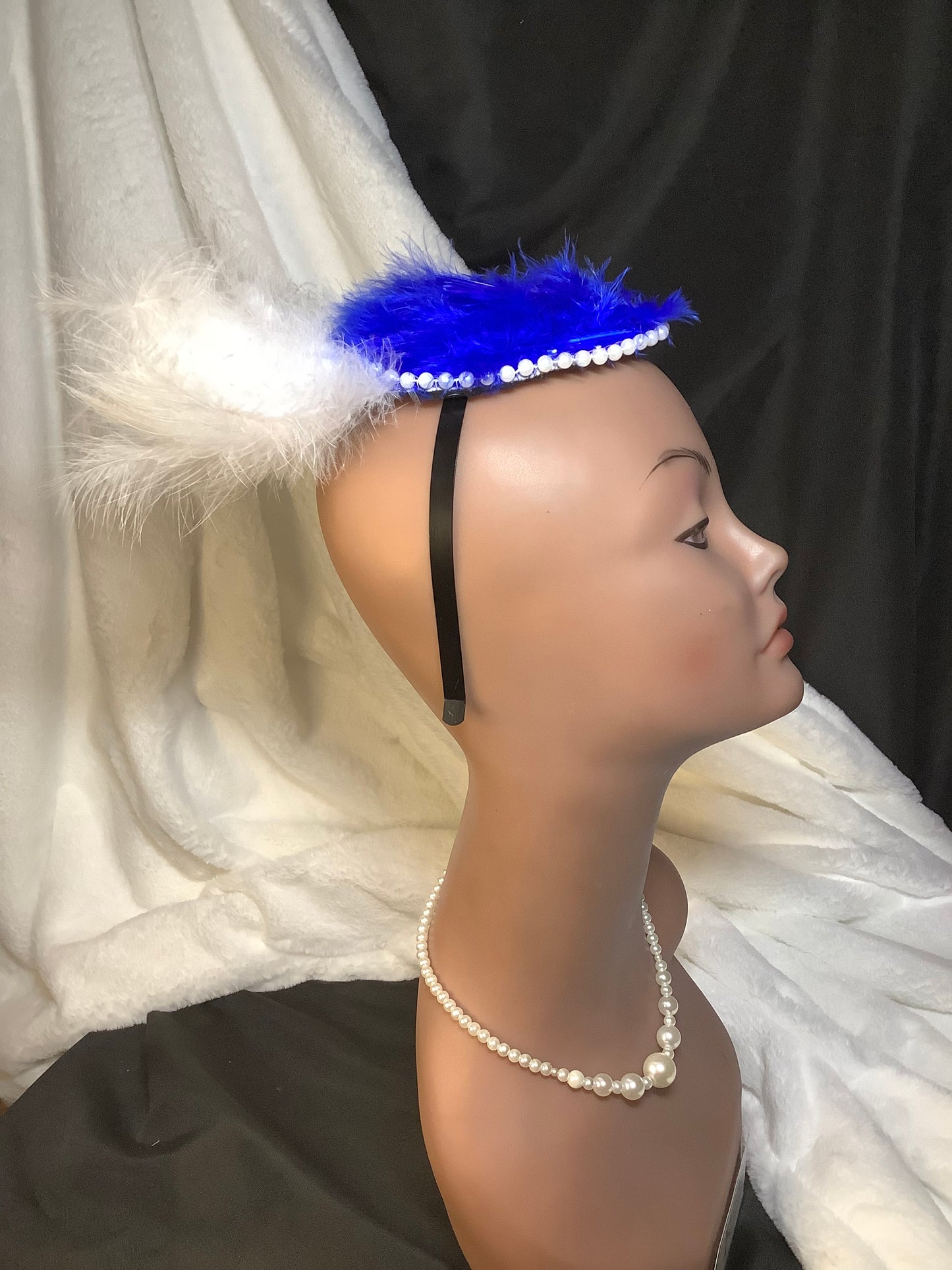 "Blue Frost 2025" – Mini Feather Crown Fascinator