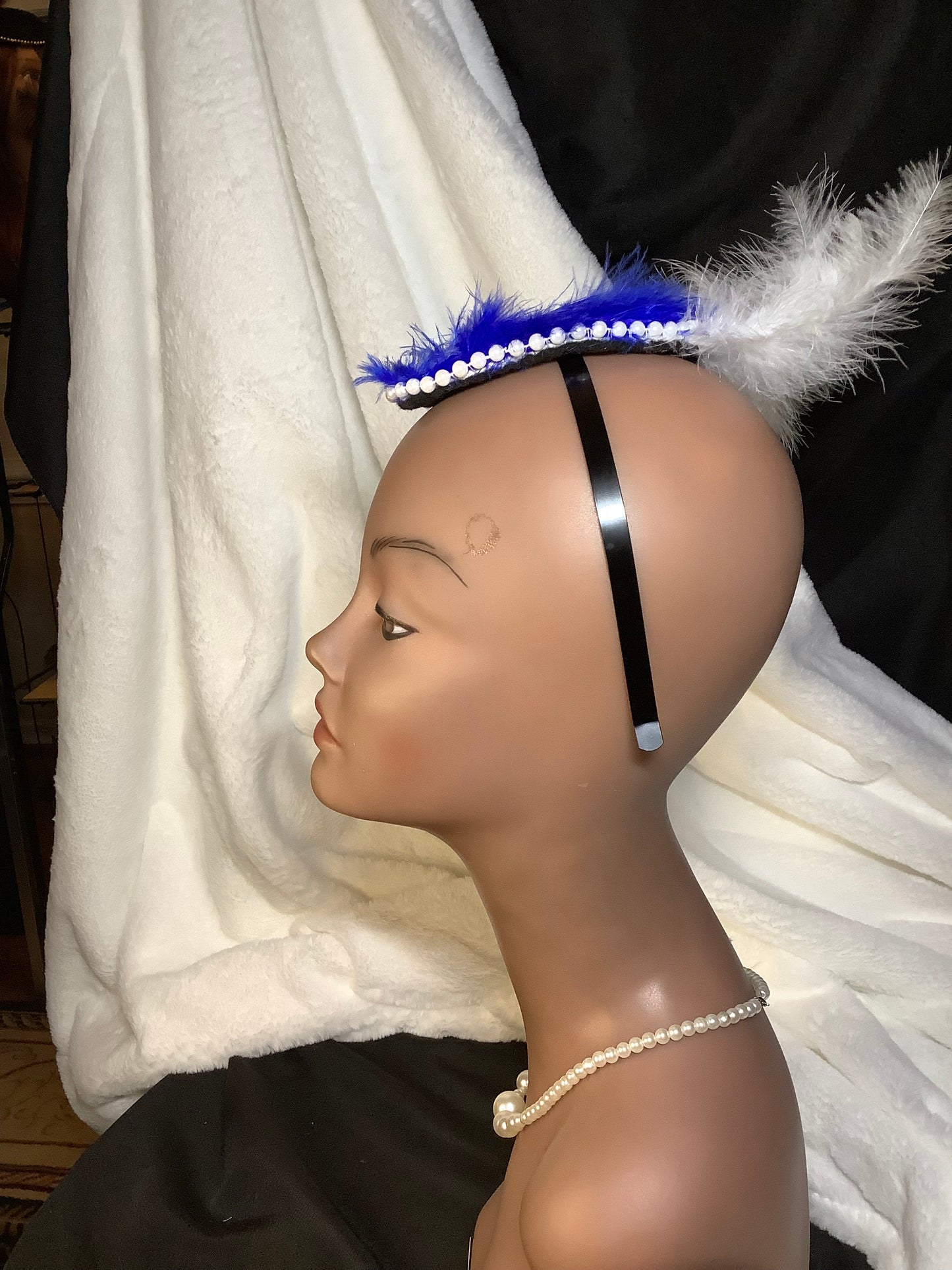 "Blue Frost 2025" – Mini Feather Crown Fascinator