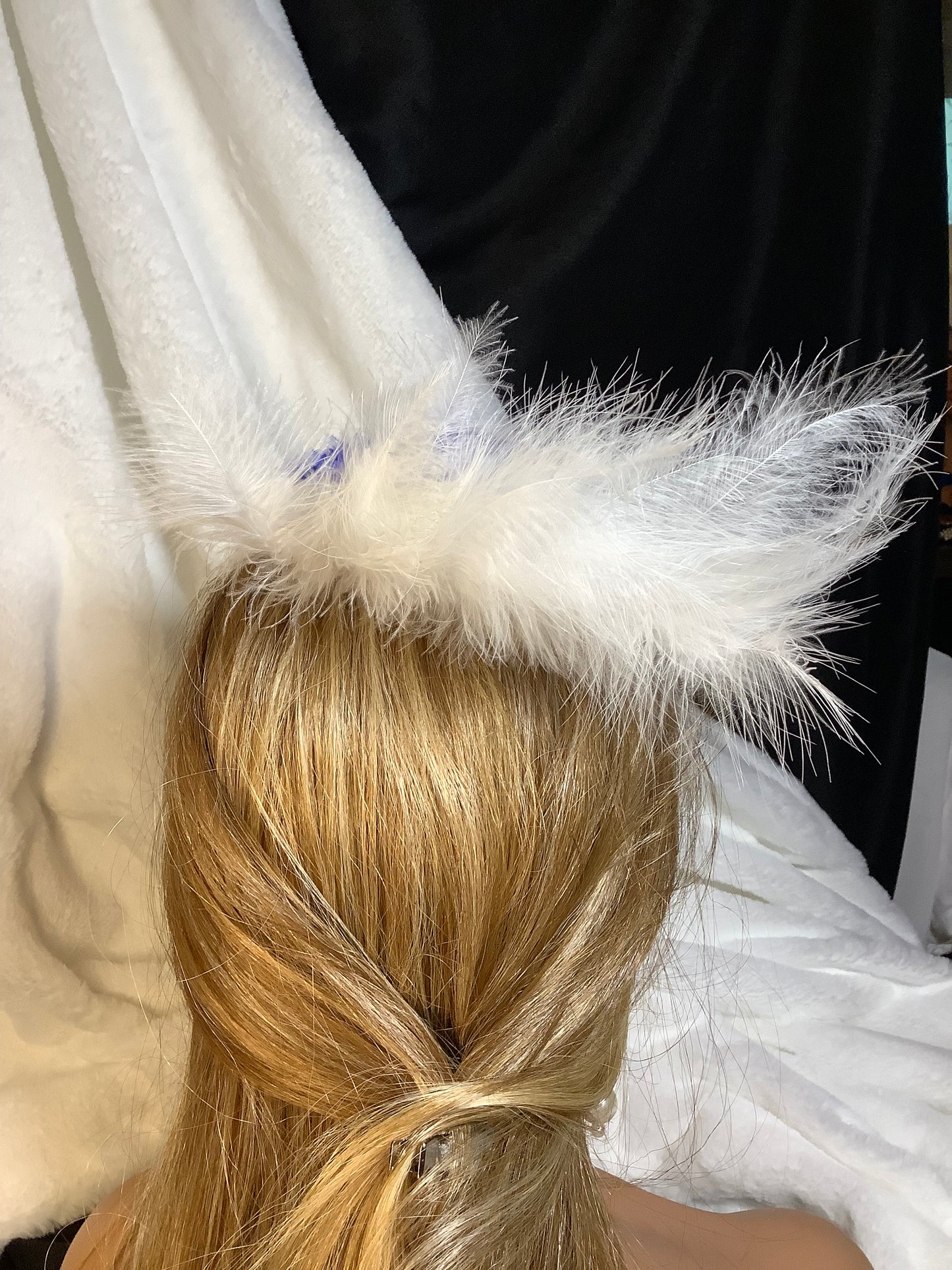 "Blue Frost 2025" – Mini Feather Crown Fascinator