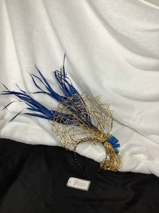 Golden Lattice Crown Godess