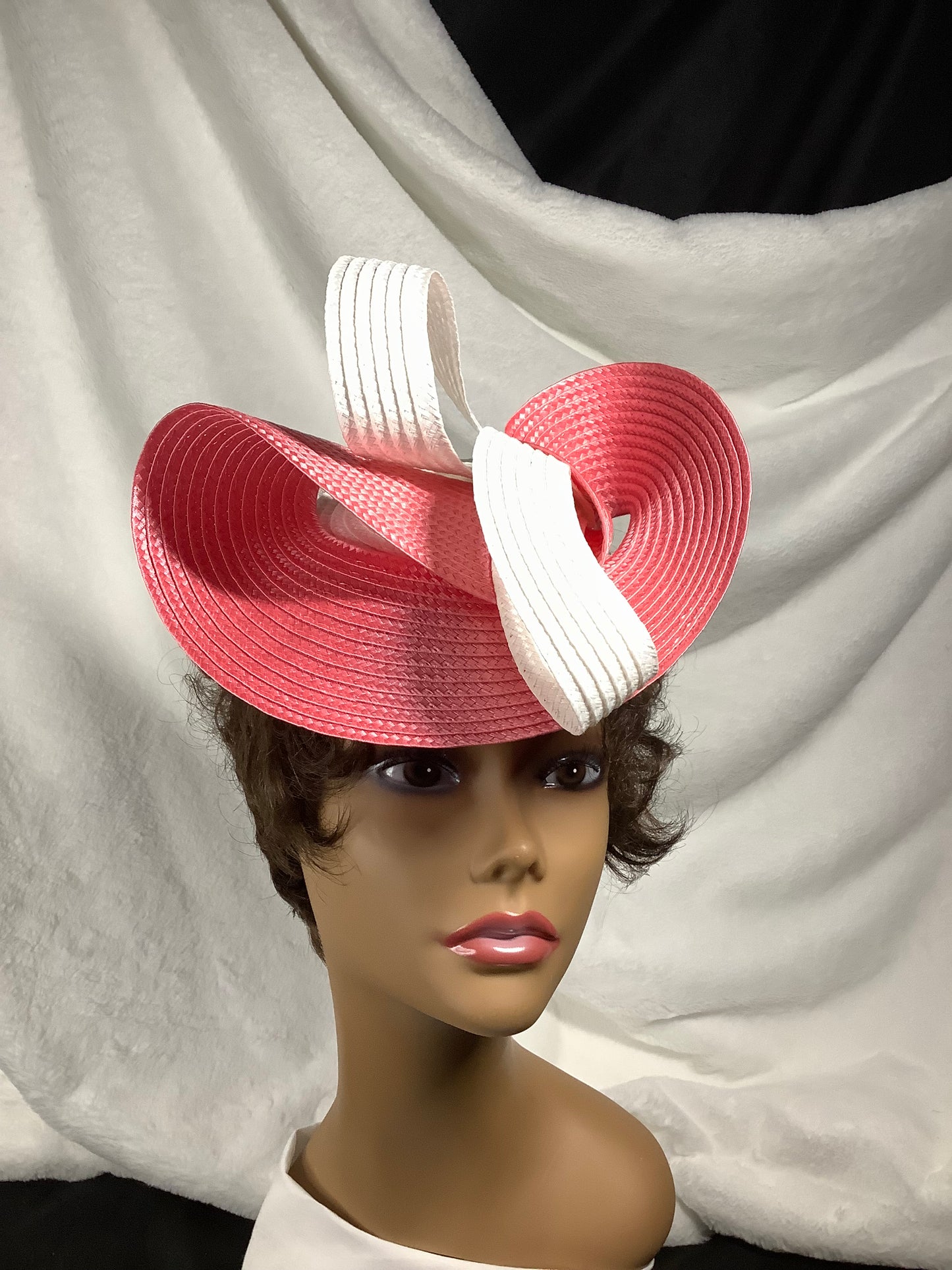 "Ak Trey 2025" – Modern Grace Fascinator