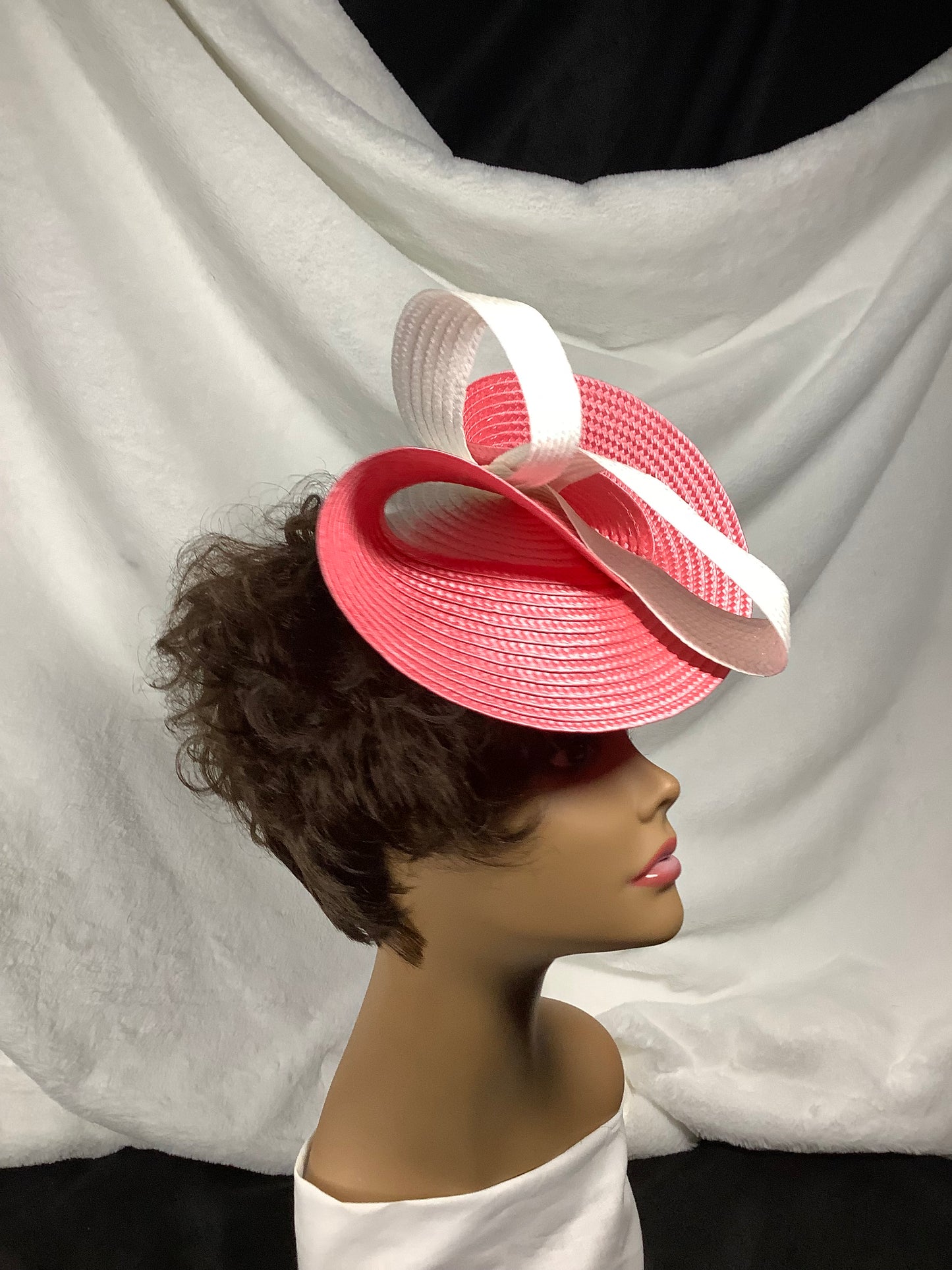 "Ak Trey 2025" – Modern Grace Fascinator