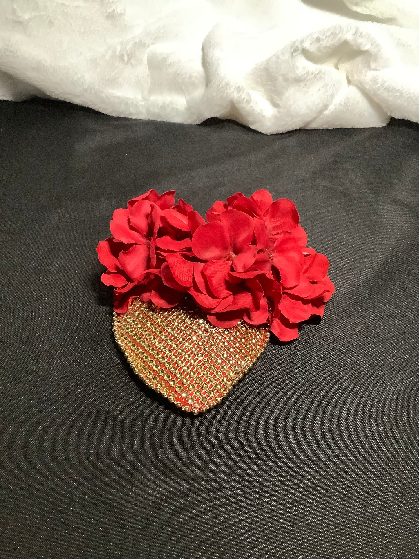 "Heart of Gold 2025" – Luxe Bloom Fascinator