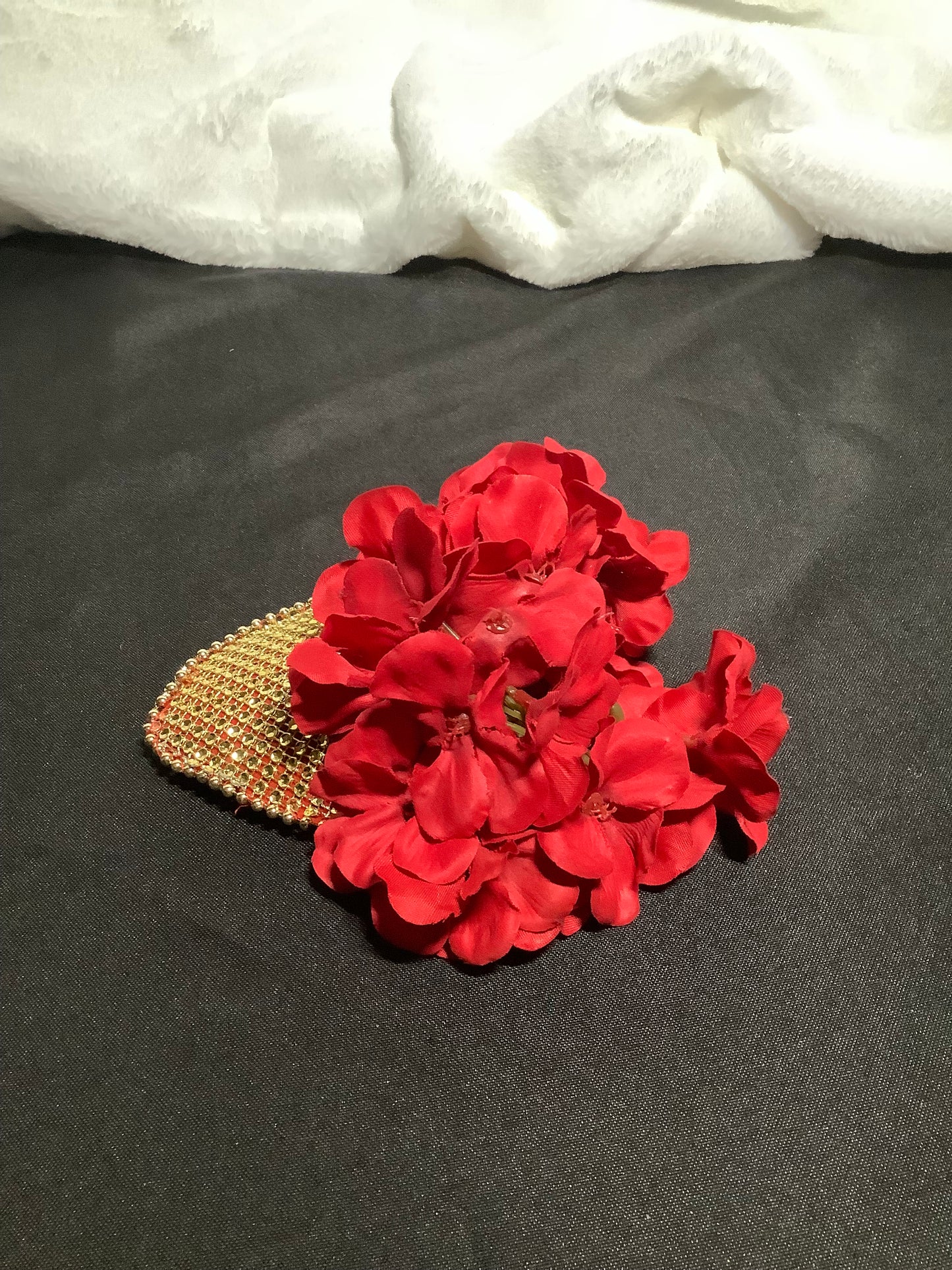 "Heart of Gold 2025" – Luxe Bloom Fascinator