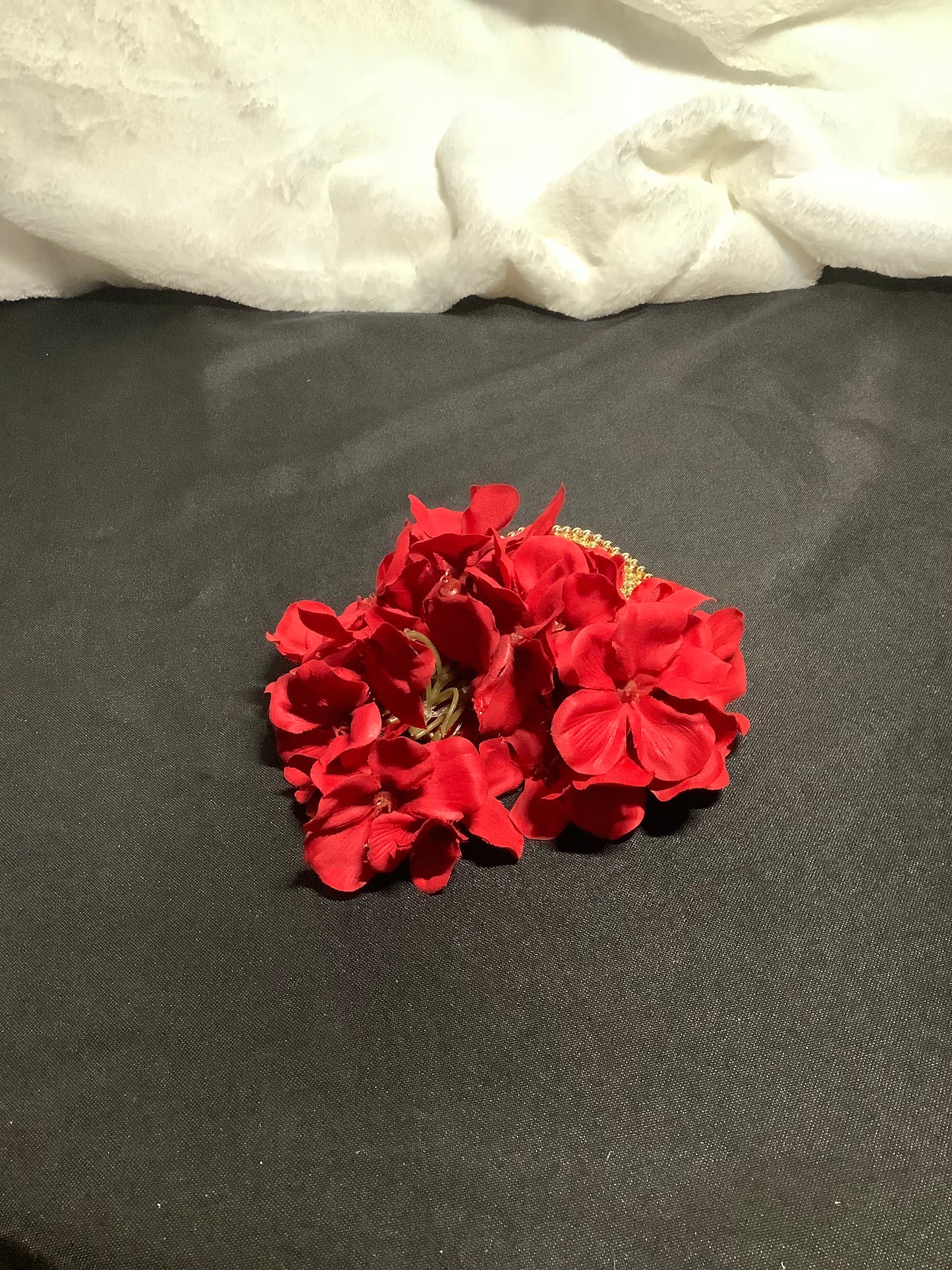 "Heart of Gold 2025" – Luxe Bloom Fascinator
