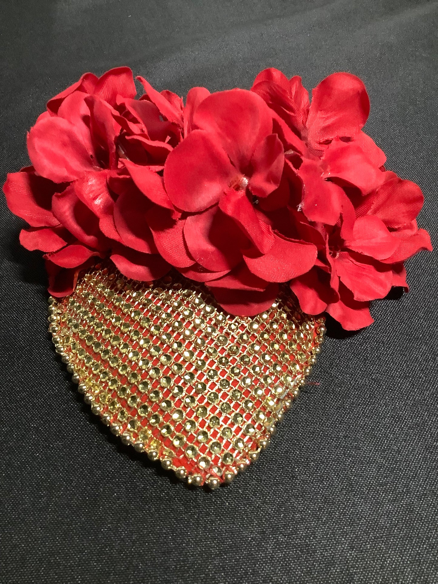 "Heart of Gold 2025" – Luxe Bloom Fascinator