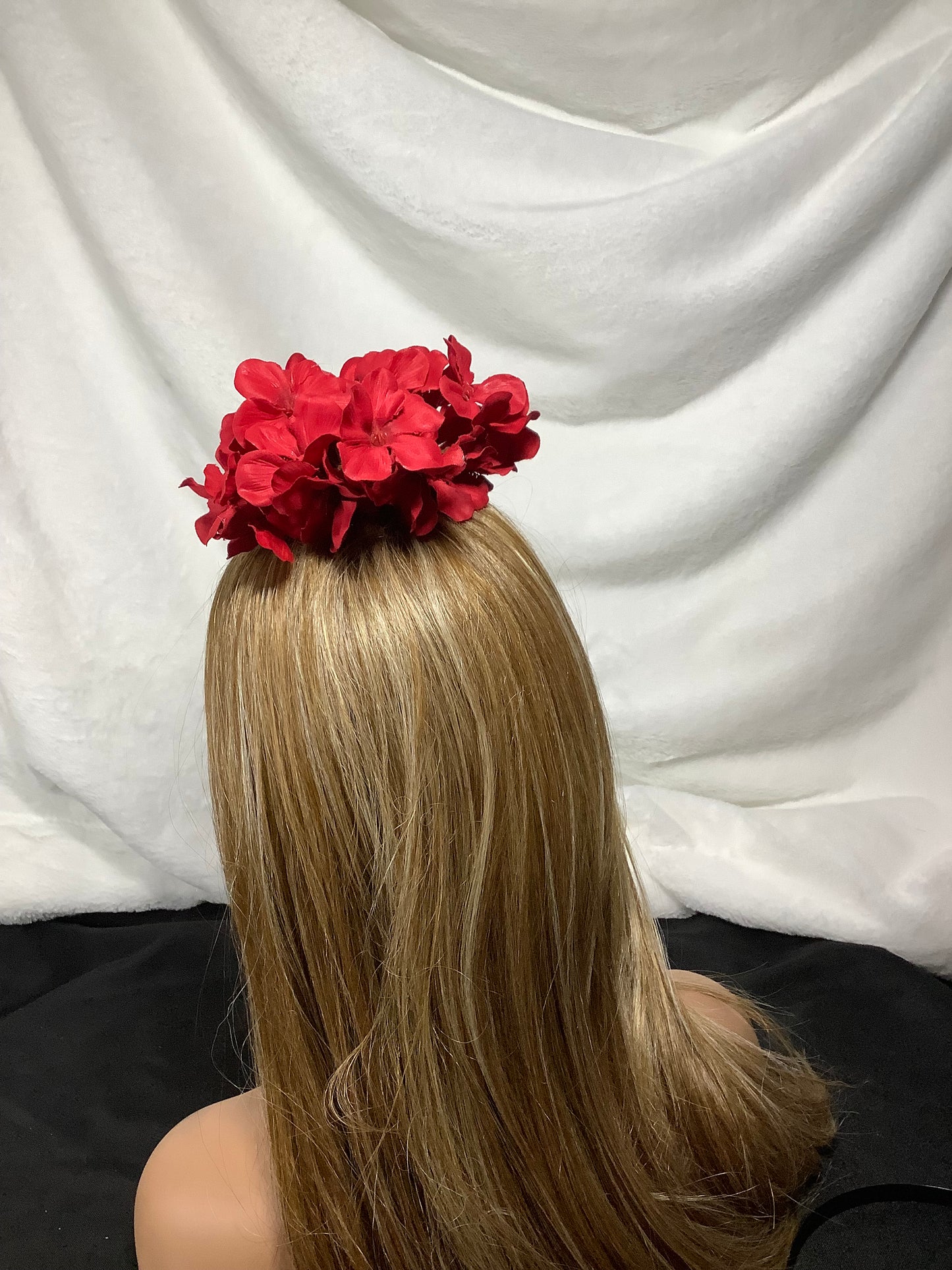 "Heart of Gold 2025" – Luxe Bloom Fascinator