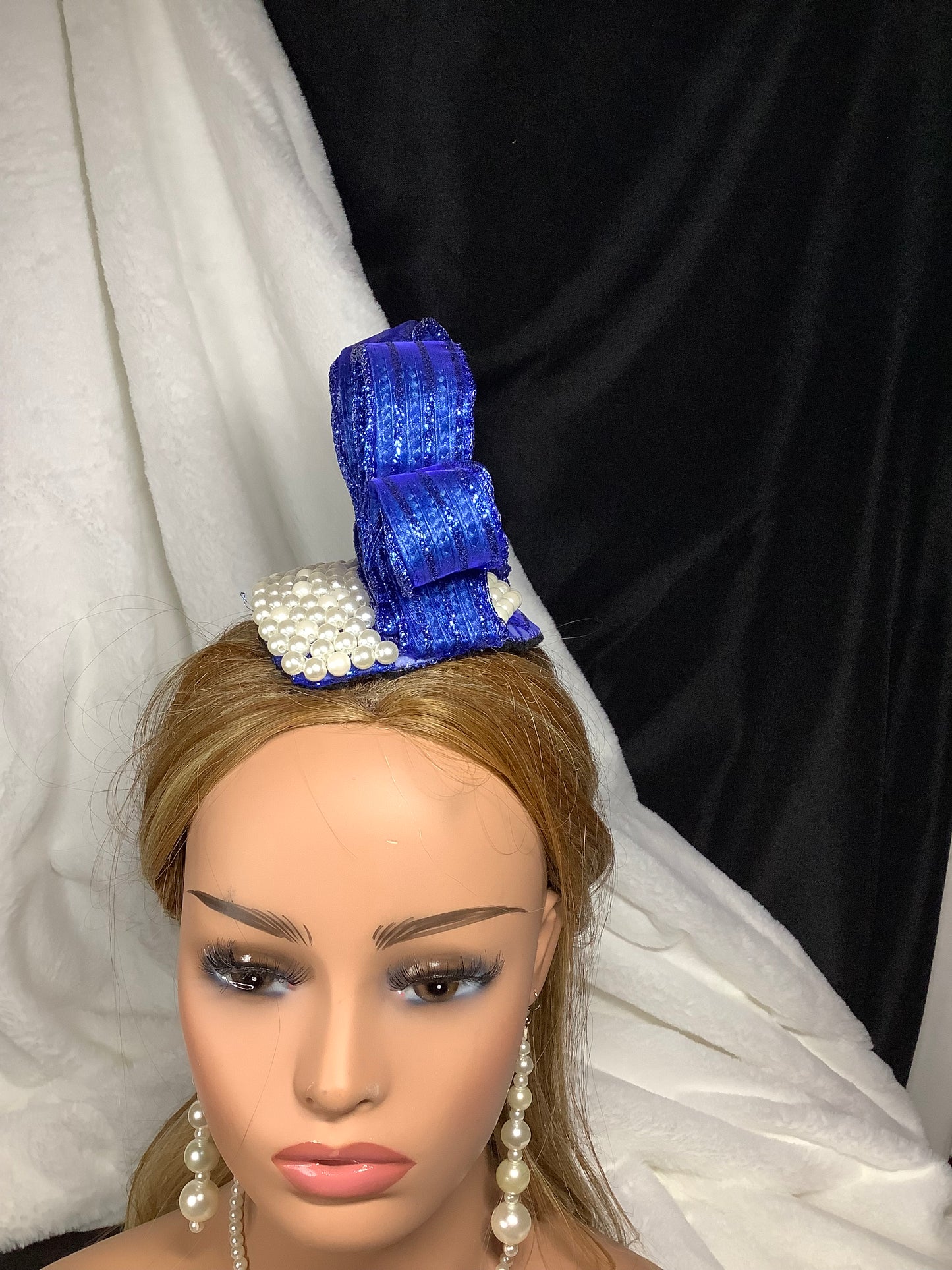 "Blue Royale 2025" – Pearl Crest Fascinator