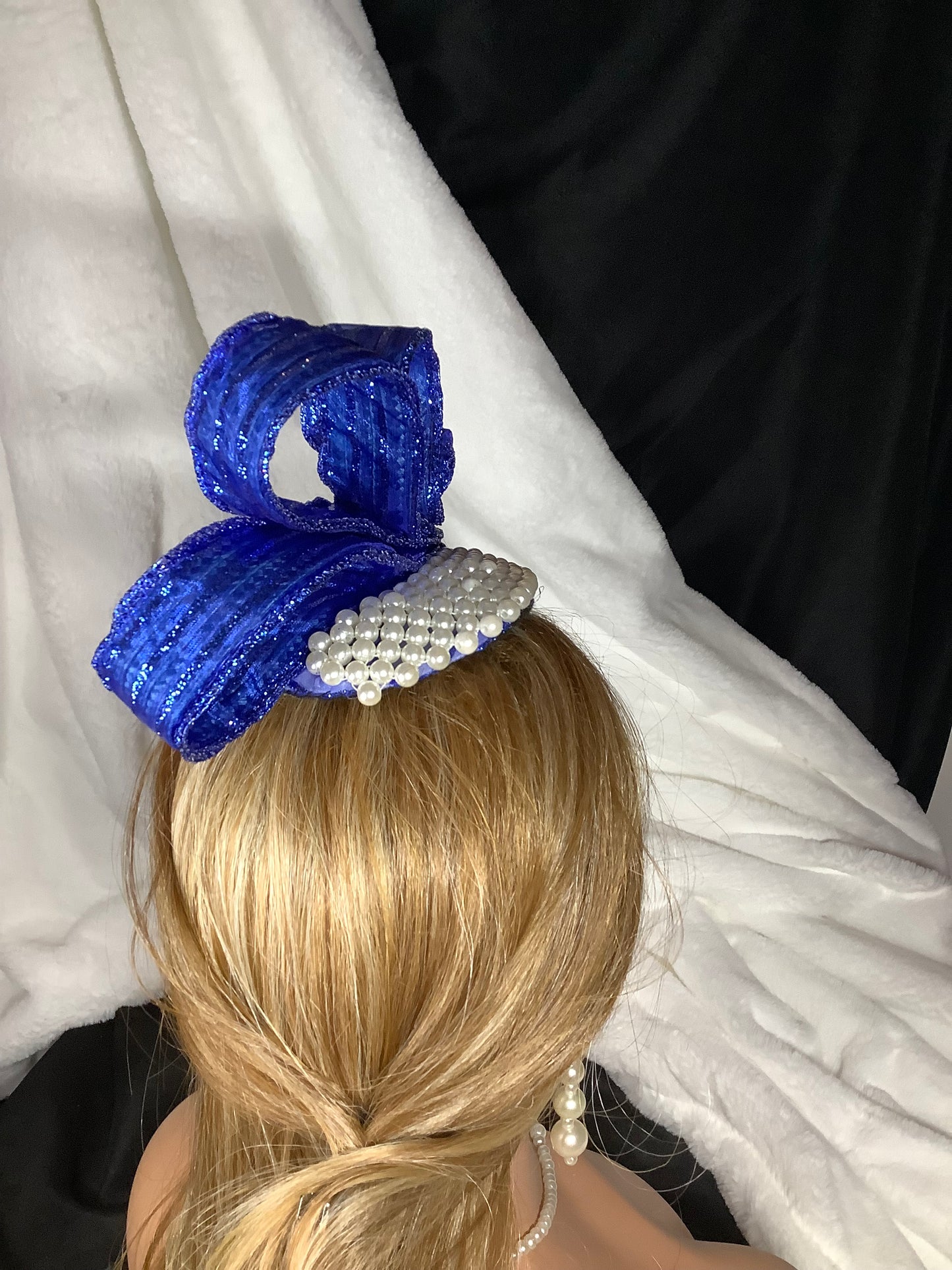 "Blue Royale 2025" – Pearl Crest Fascinator