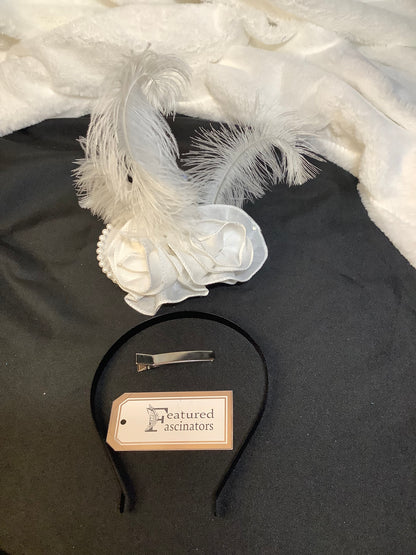 "Feathered Whisper 2025" – Vintage Plume Fascinator