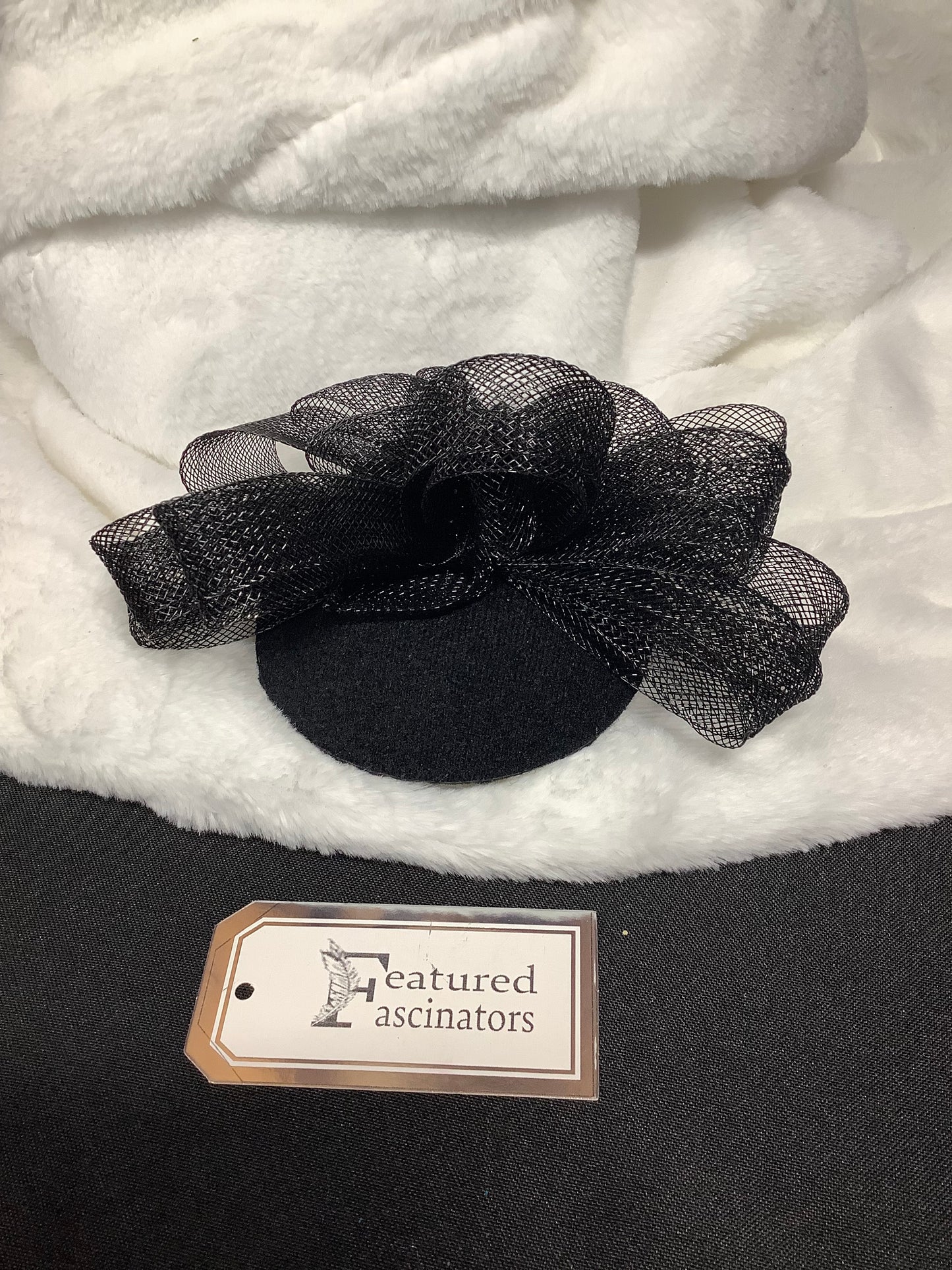 "Bowtie 2025" – Noir Elegance Fascinator