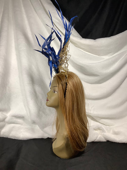 Golden Lattice Crown Godess